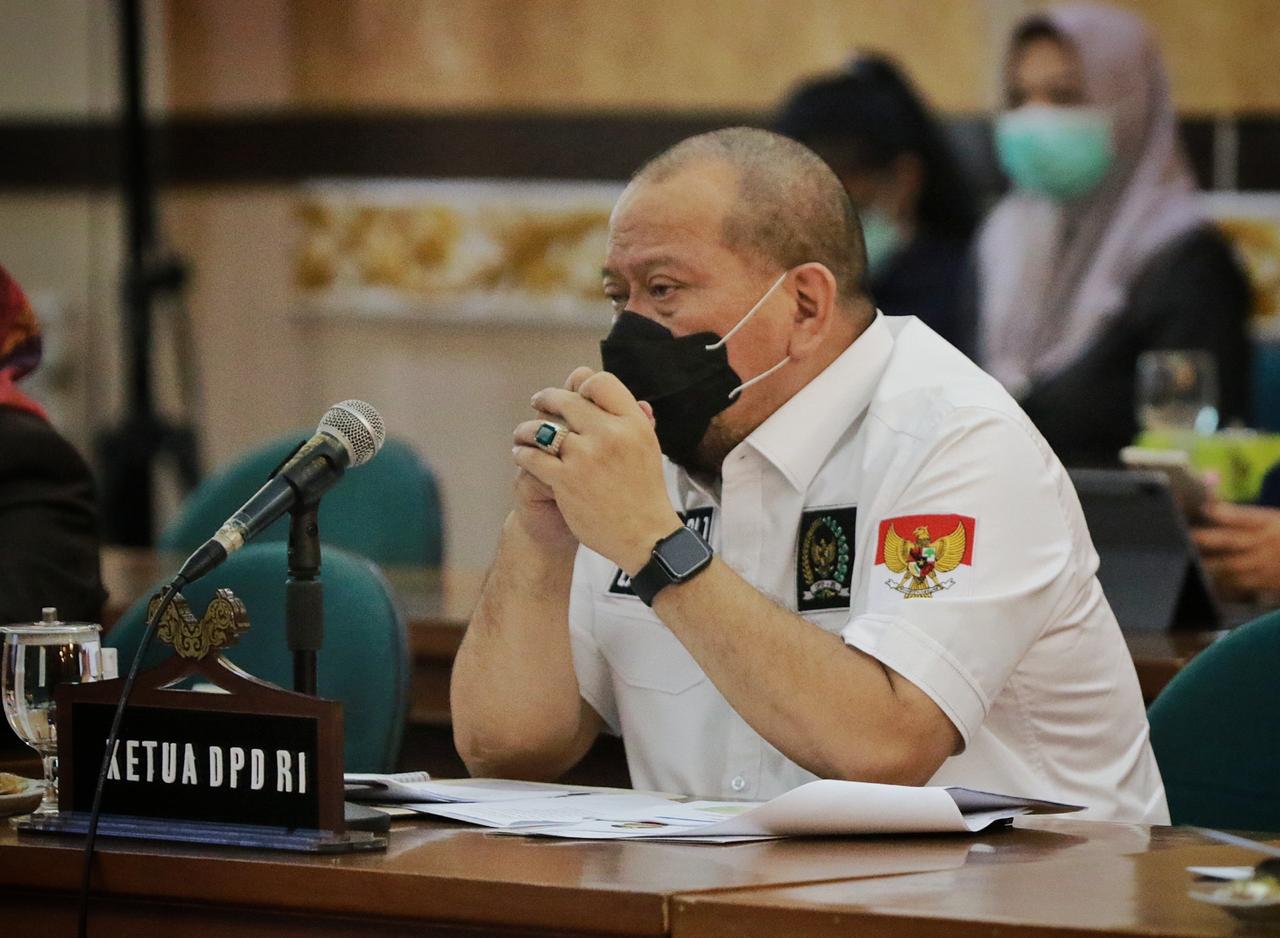 Ratusan Nakes  Wafat karena Covid-19, LaNyalla Imbau Warga Serius Jauhi Kerumunan