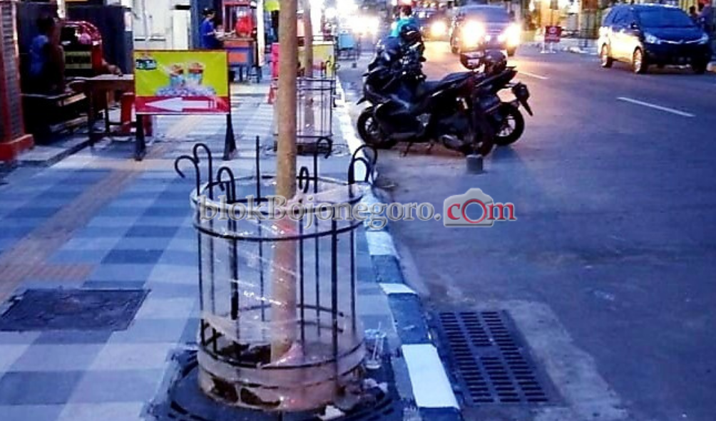Trotoar Kota Bojonegoro yang Cantik dan Bersih