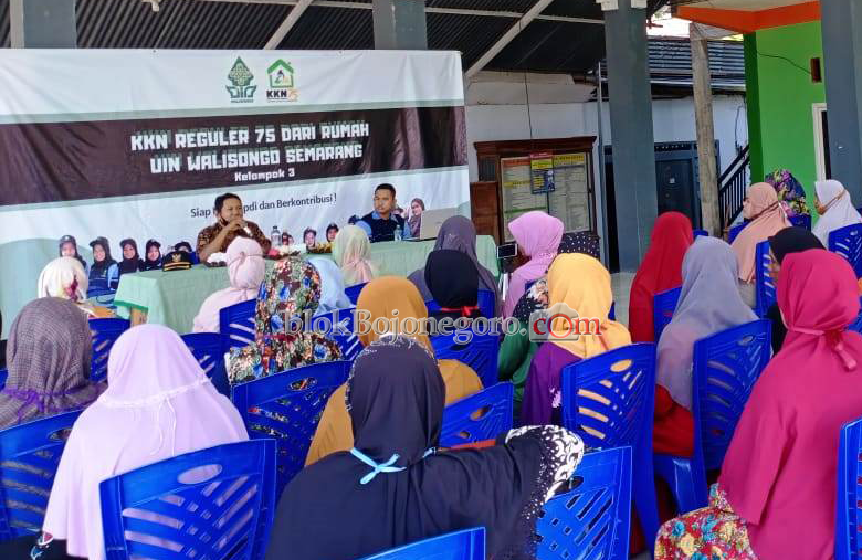 Mahasiswa UIN Walisonog Ajak Warga Belajar Hidroponik dan Manfaatkan Sampah Plastik