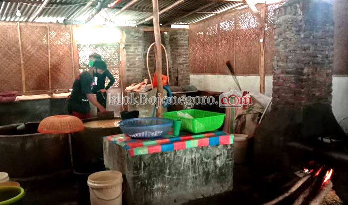 Masih Muda, Terus Semangat Kembangkan Usaha Tahu