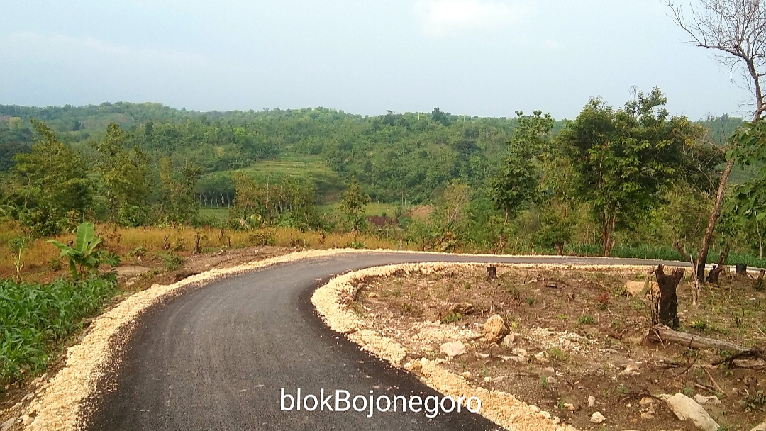 Warga Dusun Terpencil Boti Puji Kinerja Bupati Anna