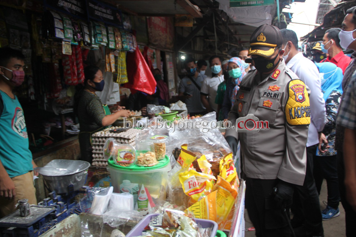 Sidak Sembako di Pasar, Polres Ingatkan untuk Patuh Prokes Covid-19