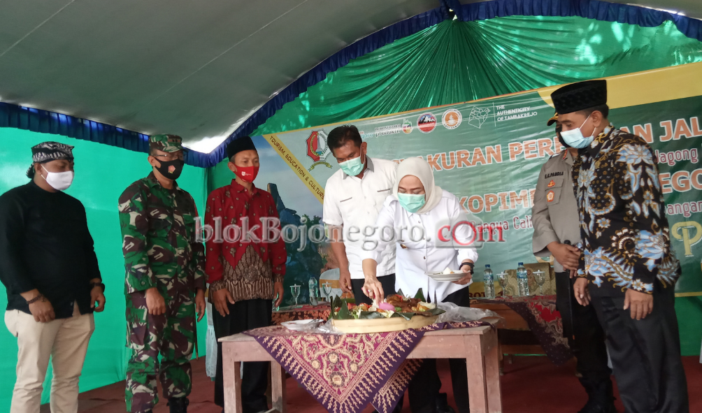 Setelah Penantian Panjang, Bupati Resmikan Jalan Poros Kaliaren-Boti