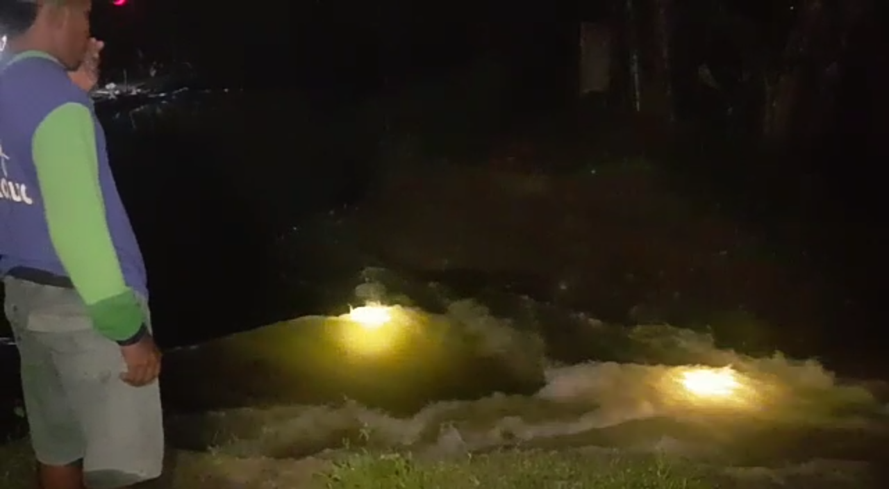 Tak Kuat Menahan Volume Air, Tanggul Kali Avour Kanor Jebol