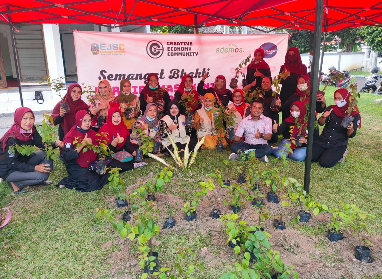 Hari Ibu, CEC dan Ademos Galakkan Tanam Pohon