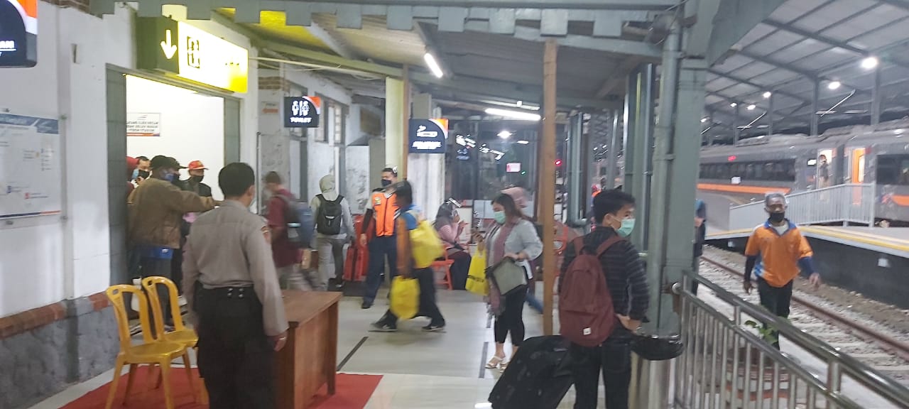 Libur Nataru, Polres Bojonegoro Lakukan Operasi Lilin Semeru di Pos Pantau Stasiun