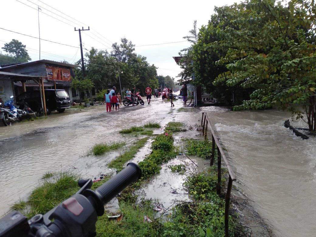 Sungai Meluap 6 Desa di Kepohbaru Tergenang
