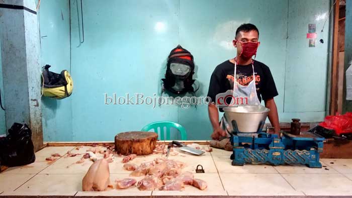 Awal Tahun, Harga Daging Ayam Turun