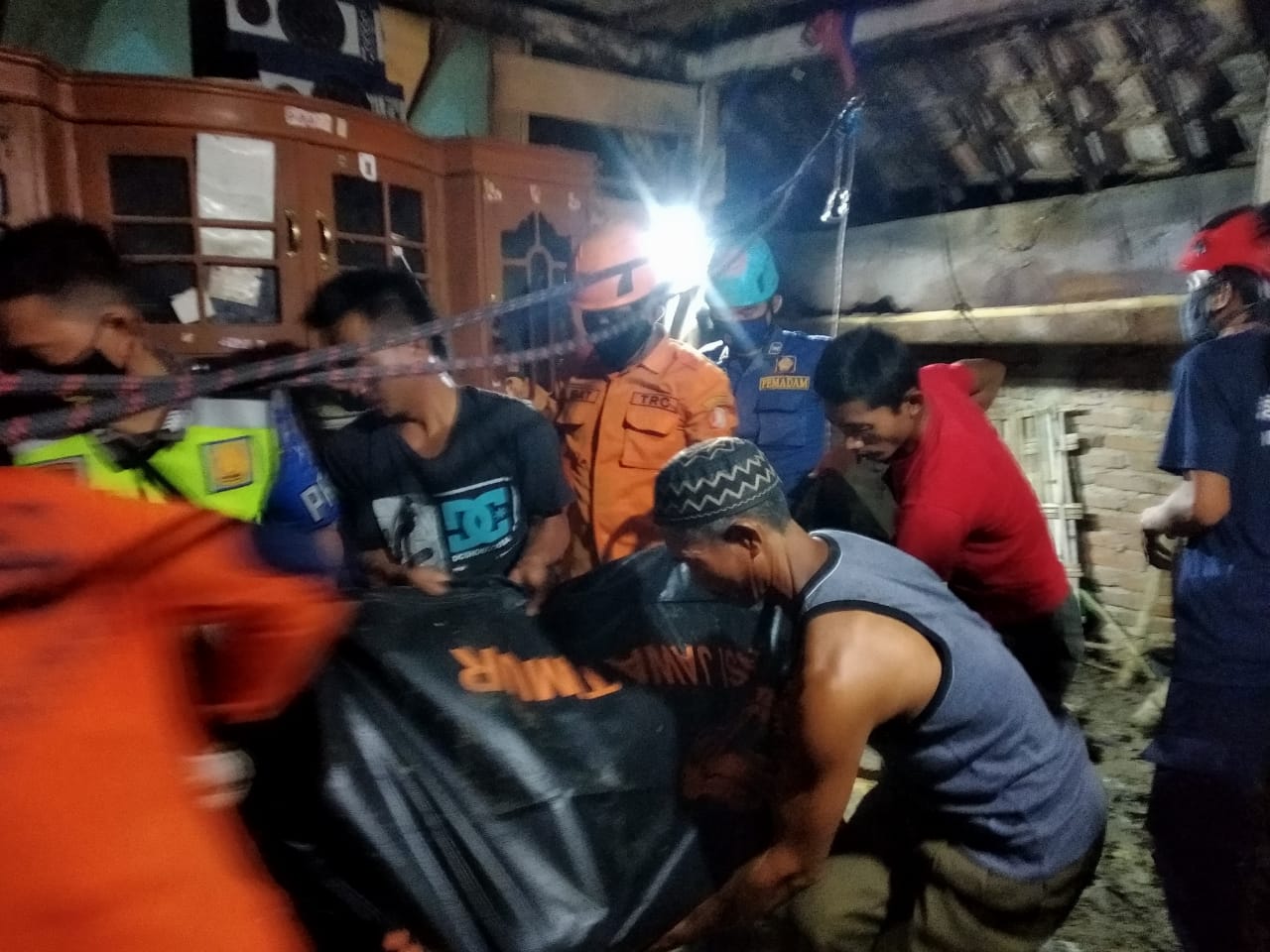 Warga Kedungadem Nekat Bunuh Diri Masuk Sumur