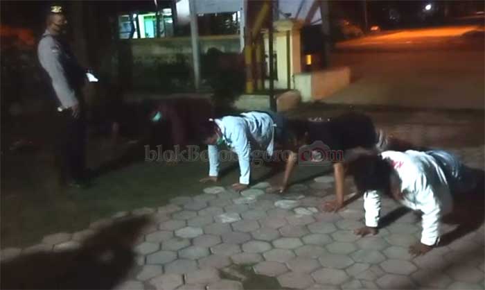Di Kecamatan Ngambon, Pelanggar Prokes Dihukum Push Up