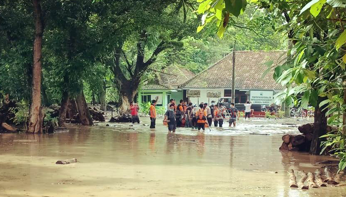Dua Hari Banjir di TPK Bojonegoro Belum Surut