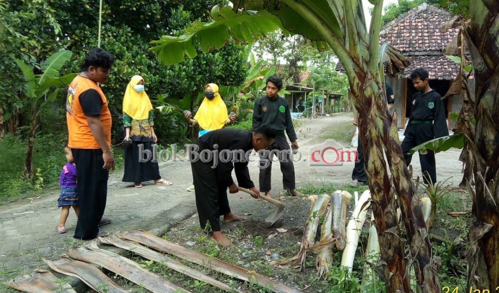 Ranting Nahdlatul Ulama Mulyorejo dan Banom Tanam Seribu Pohon