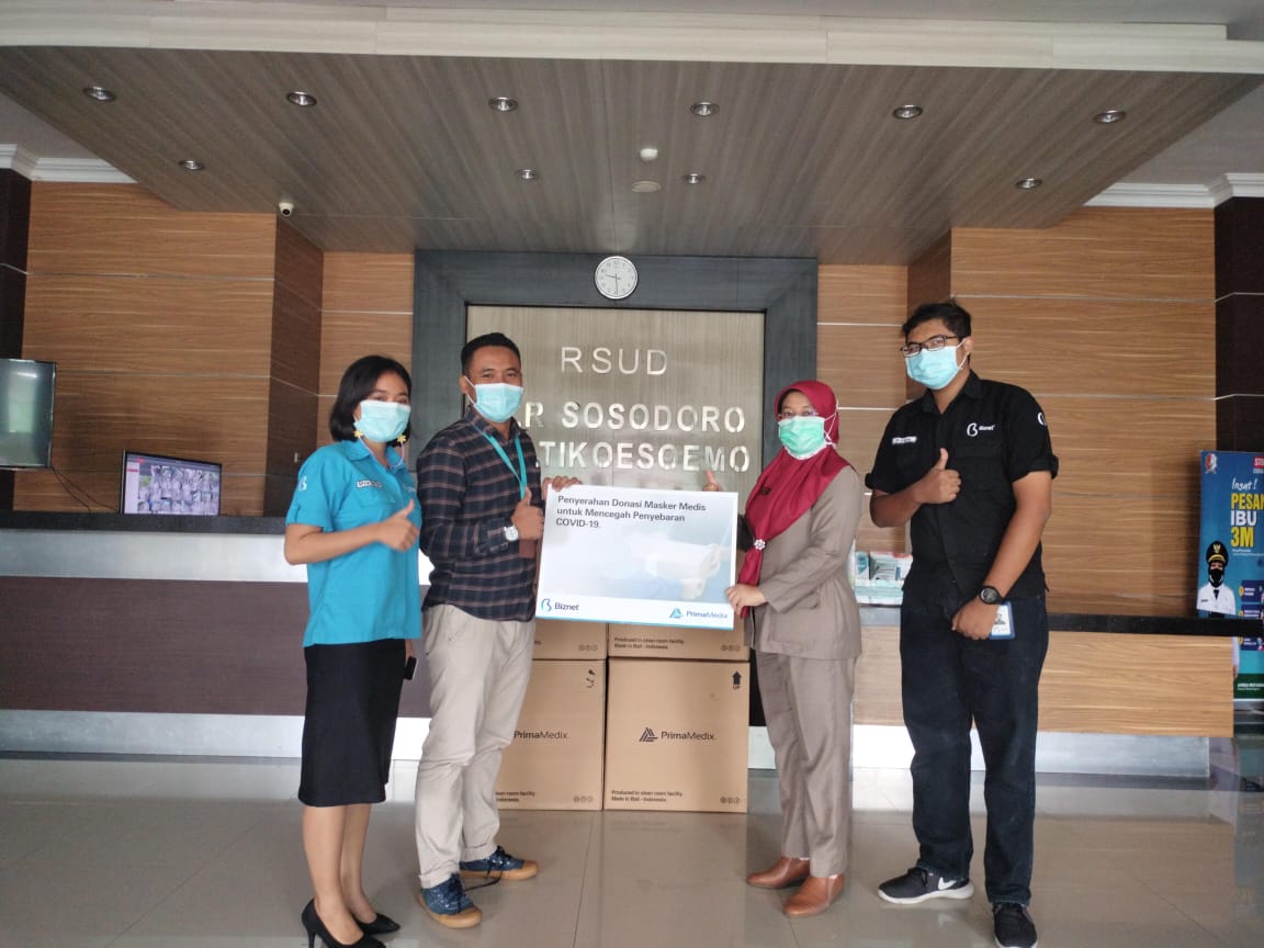 Peduli Covid-19, Biznet Serahkan Ribuan Masker ke RSUD Bojonegoro