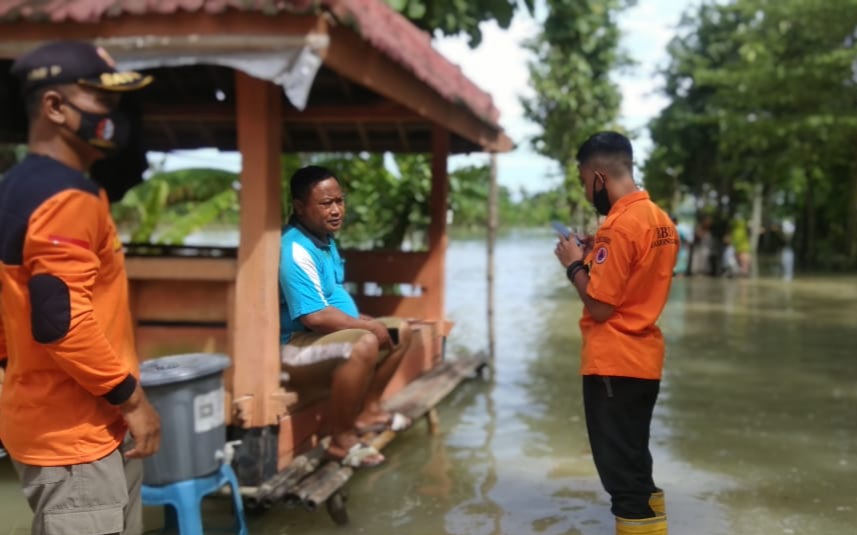 Hujan Deras Disertai Angin Sebabkan Banjir dan Kantor Kecamatan Rusak