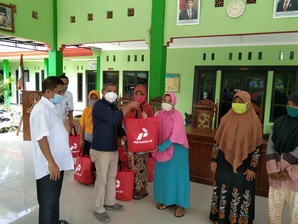 Peduli Korban Longsor, Pertamina EP Asset 4 Sukowati Field Berikan Bantuan