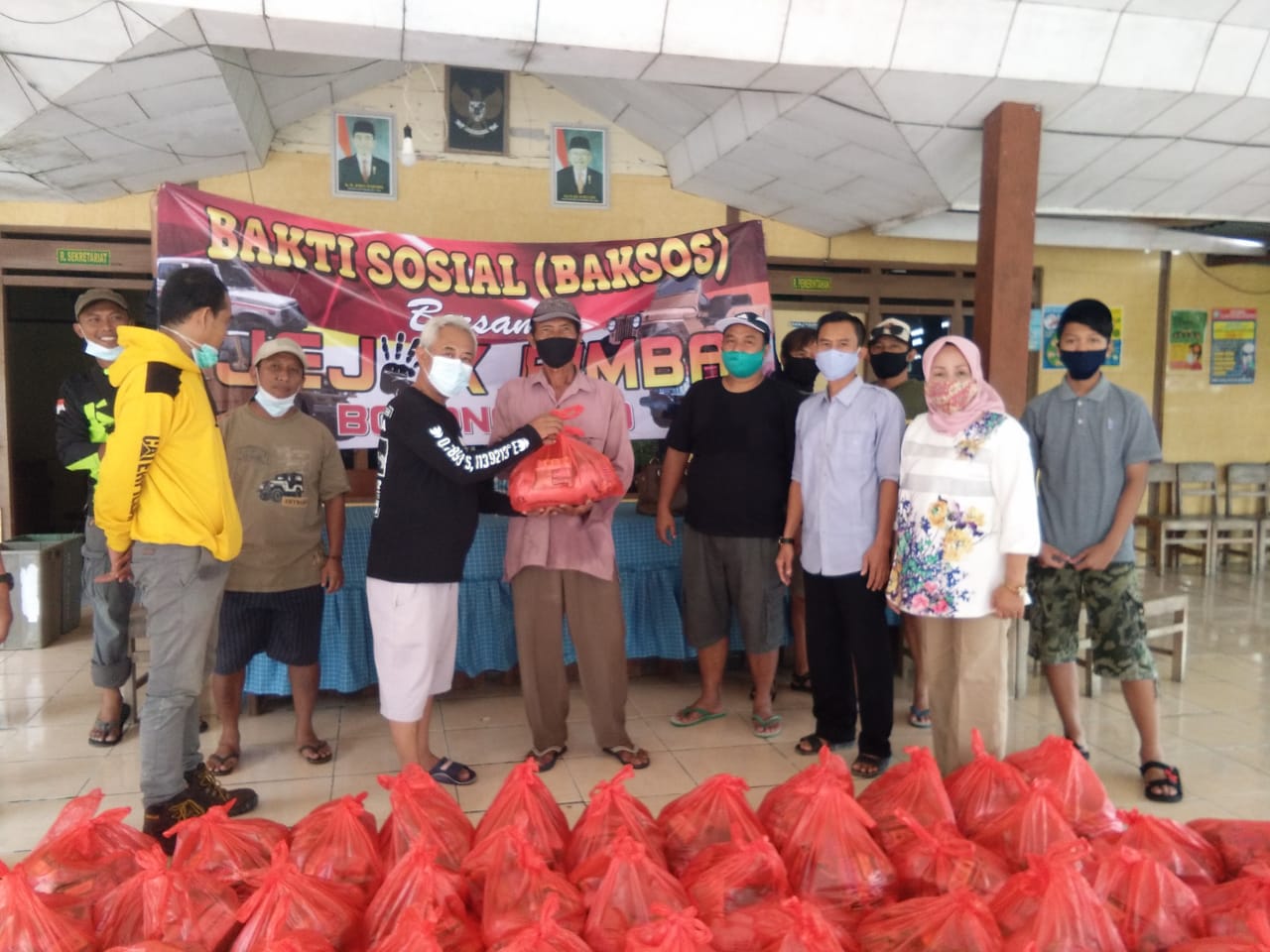 Komunitas Offroad Jejak Rimba Bojonegoro Baksos untuk Korban Banjir