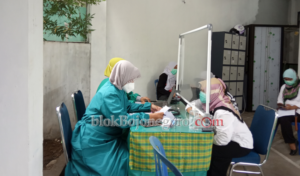 Ini Komentar Nakes Usai Divaksinasi