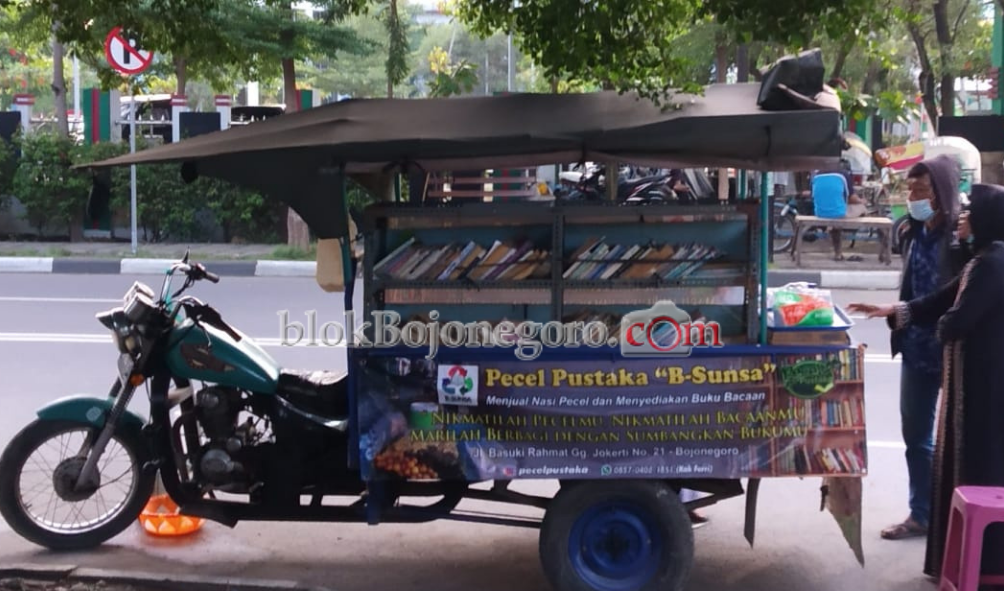 Pecel Pustaka, Bisa Sarapan Sambil Baca Buku Bacaan