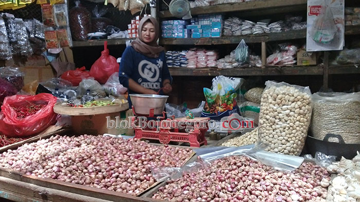 Panen Raya, Harga Bawang Merah Turun Rp22.000 per Kilogram