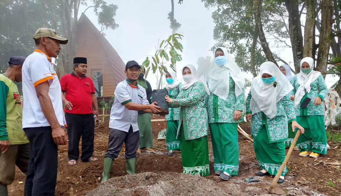 Fatayat NU Jombang Budidayakan Durian Unggulan