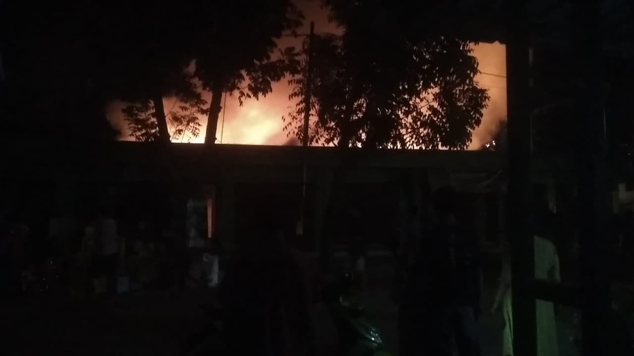 Pasar Kepohbaru Terbakar, Api Tak Terkendali