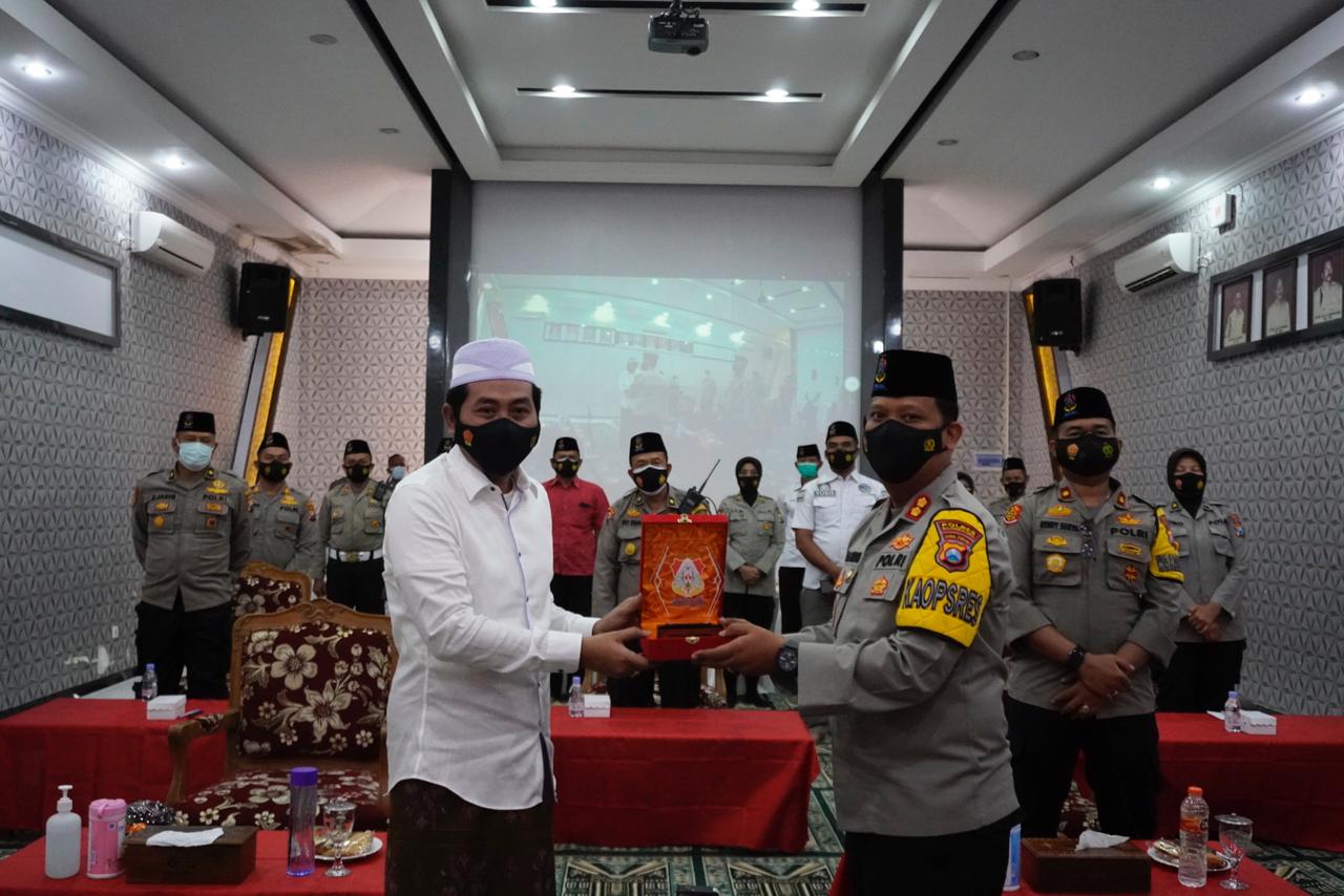 Polri Se-Indonesia Ngaji Virtual Bersama Anwar Zahid