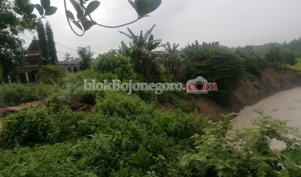 Warga Dusun Kalongan Pertanyakan Penanganan Longsor Kaligandong