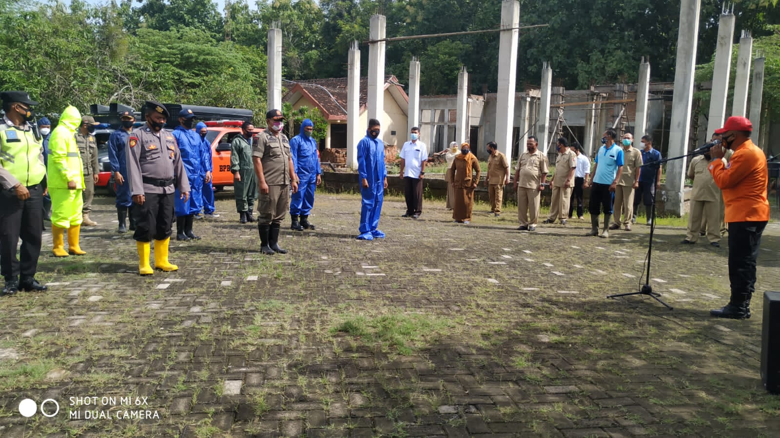 Tim Gabungan Lakukan Penyemprotan Disinfektan di Kecamatan Trucuk