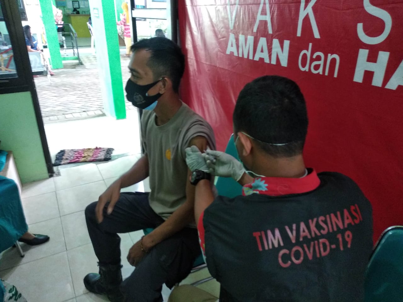 5.172 Petugas Pelayan Publik Ikuti Vaksinasi Tahap Kedua