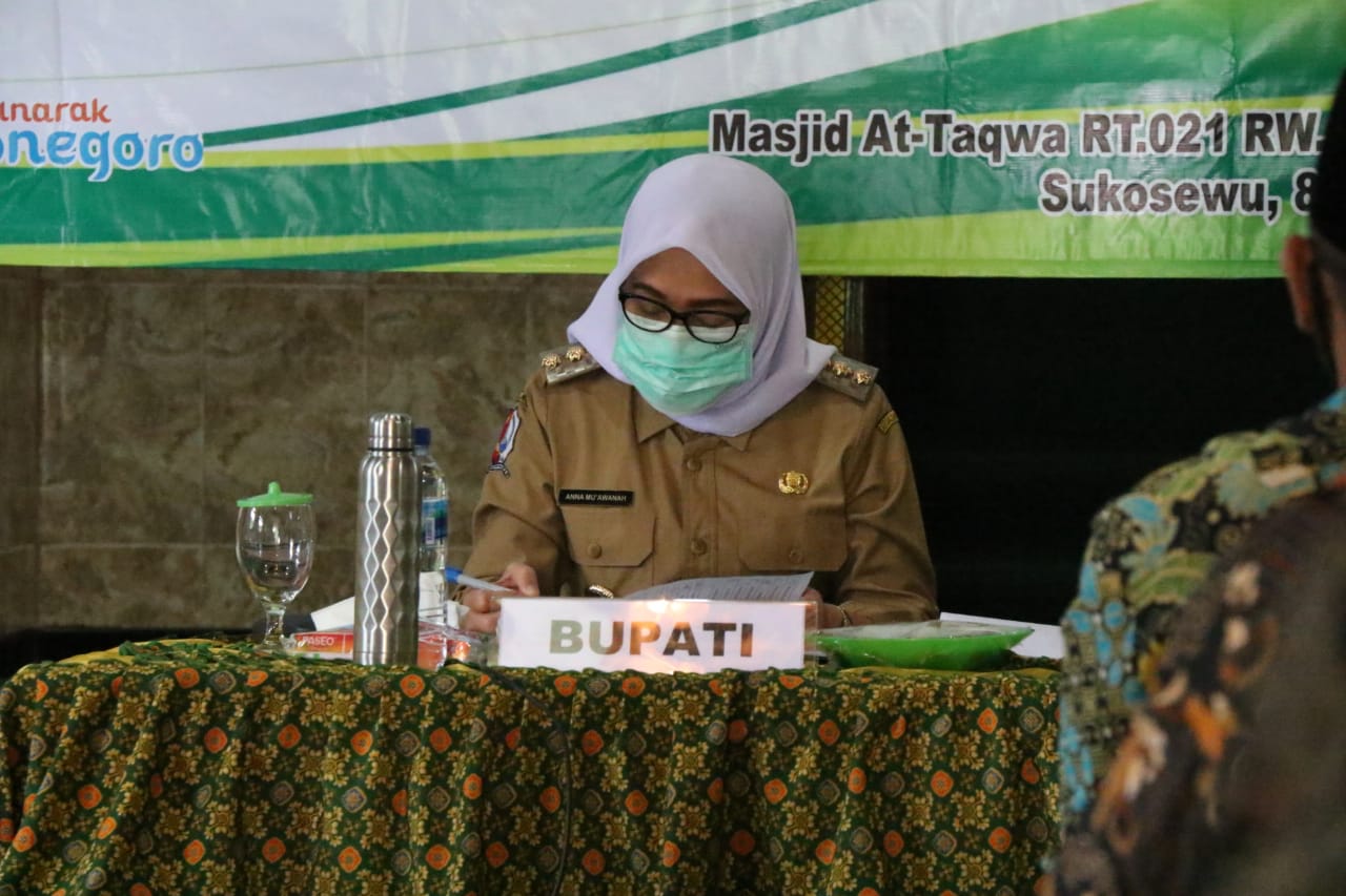 Bupati Anna Memberikan Pembinaan Takmir Masjid Zona VI Bojonegoro