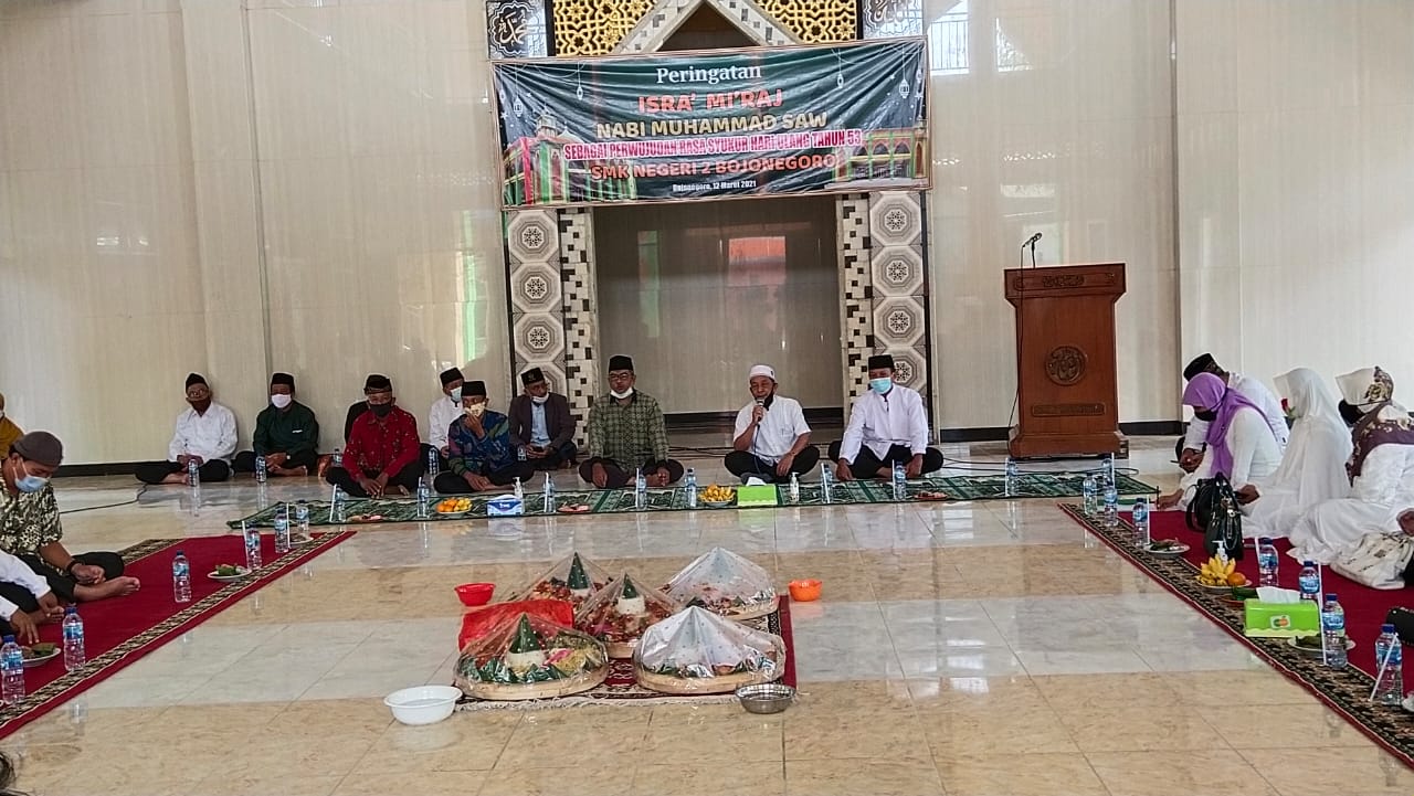 SMKN 2 Bojonegoro Peringati Isro' Mi'roj dan HUT Ke 53