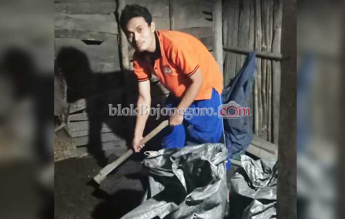 Pemuda Ngasem Kembagkan Pupuk Organik untuk Pertanian