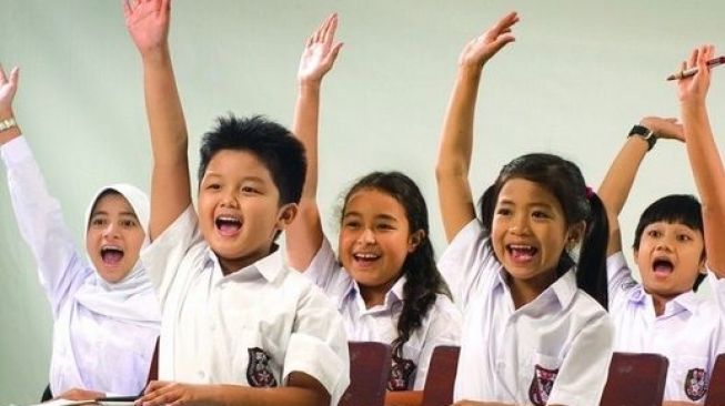 Anak Kurang Percaya Diri? Ini Saran Psikolog Untuk Orangtua
