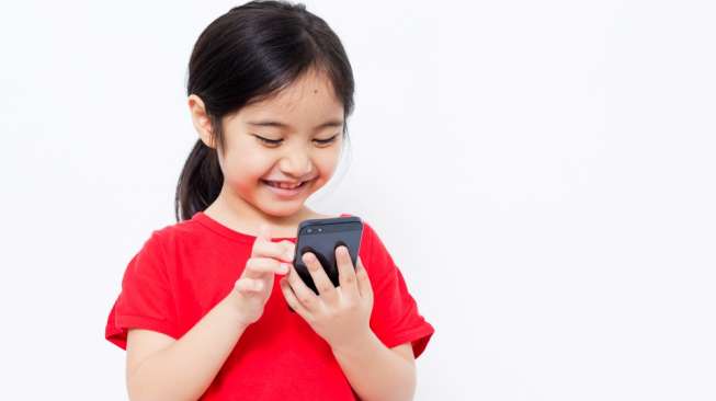 Tingkat Ekonomi Keluarga Pengaruhi Usia Anak Terpapar Medsos, Kok Bisa?