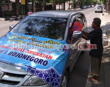 Alumni Lintas Angkatan SMP Negeri 1 Bojonegoro Berbagi