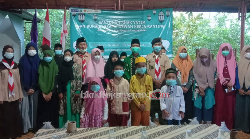 DKR Balen Berikan Santunan Anak Yatim