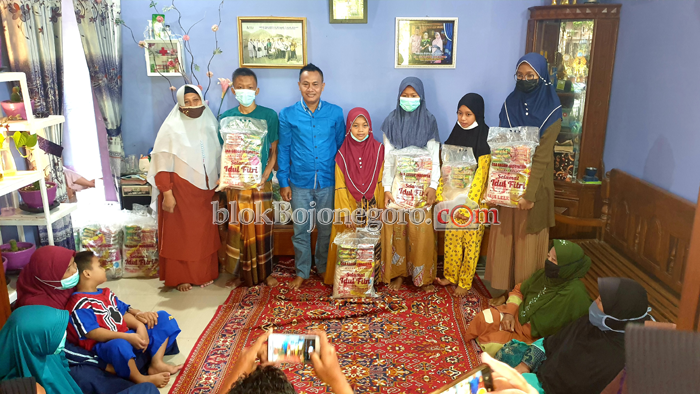 Chef Sarwan Berbagi dengan Yatim-Dhuafa Sarangan