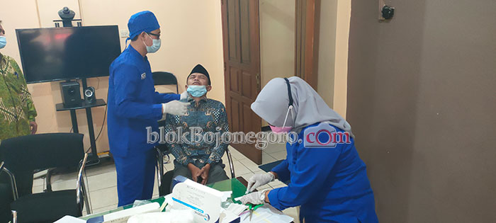 Pasca Libur Lebaran, Staf dan Anggota DPRD Ikuti Swab