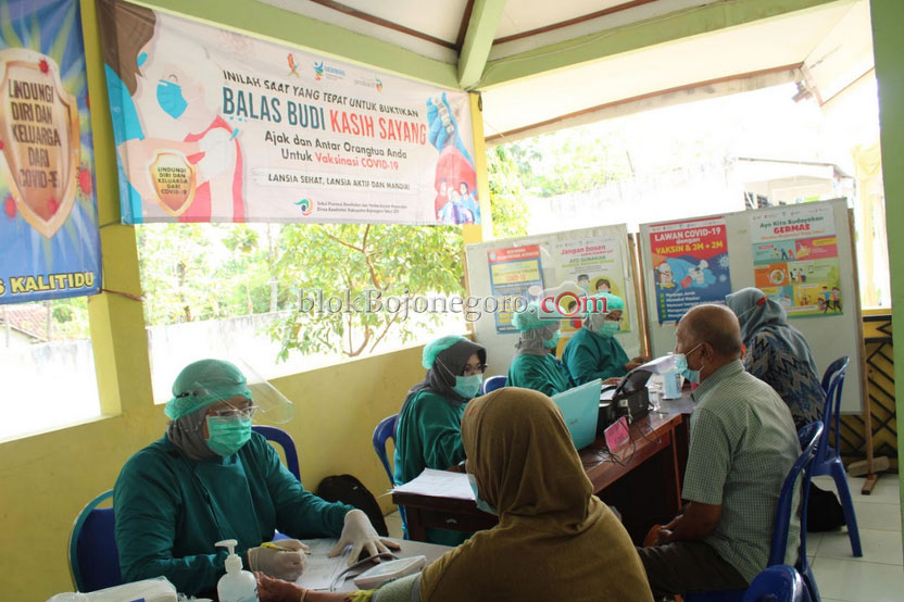 Dinas Kesehatan Kabupaten Bojonegoro Gelar Gebyar Vaksinasi Covid-19 Bagi Lansia