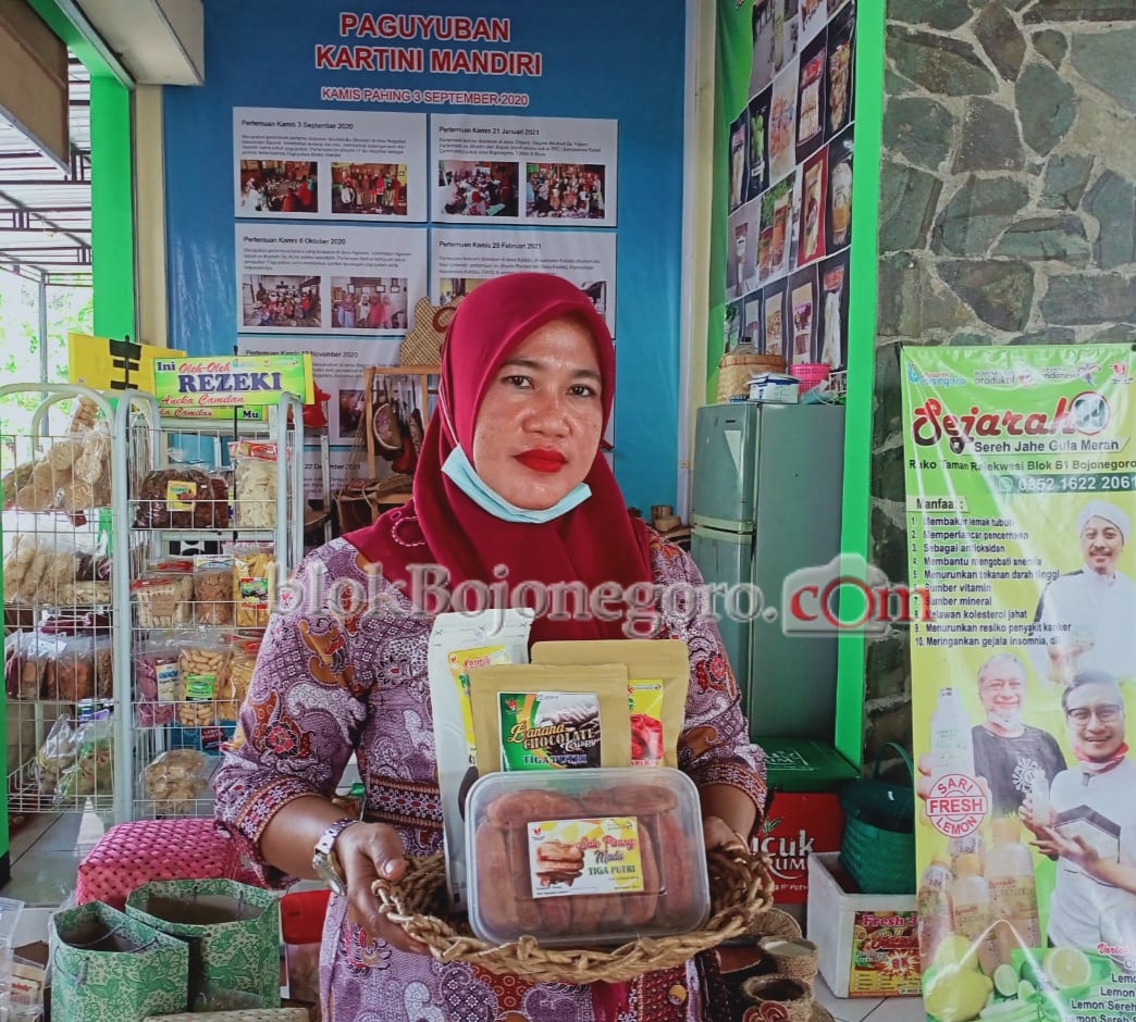 Manfaatkan Lahan Pekarangan Wanita Asal Bonorejo Sukses Produksi Sale Pisang