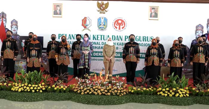 Arumi Bachsin Hadiri Pelantikan Dekranasda