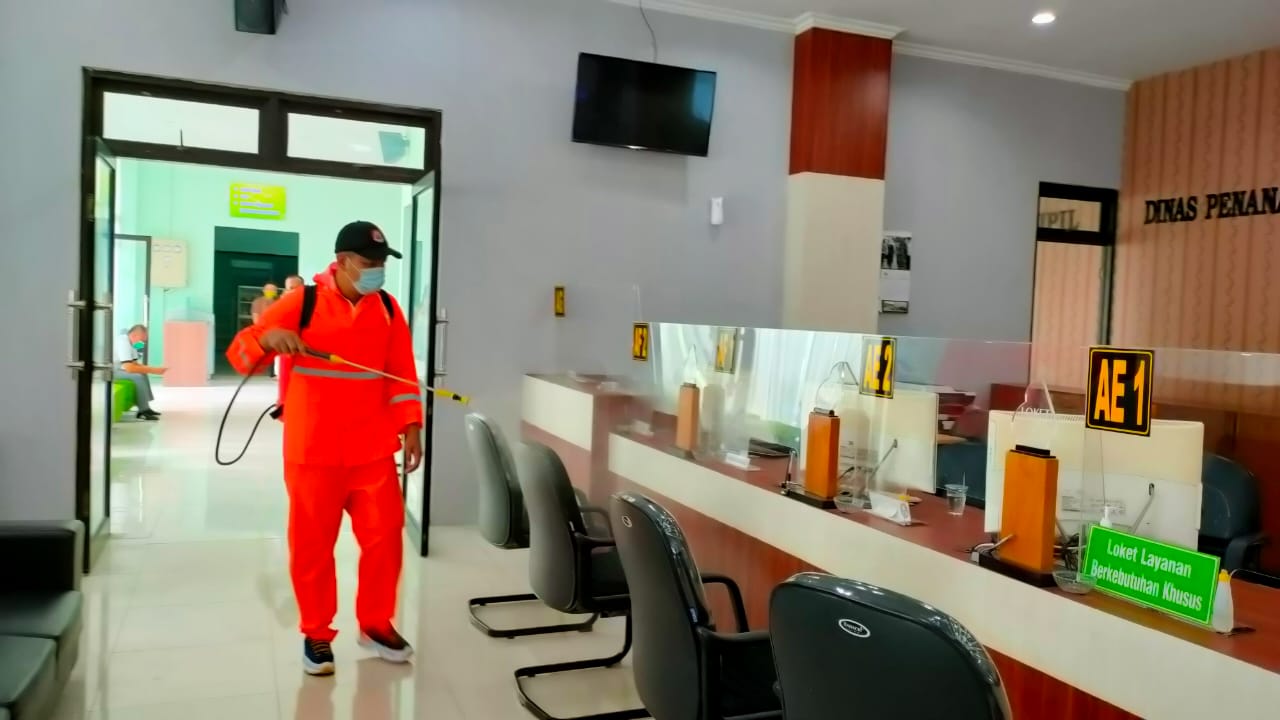 Kasus Covid-19 Naik, BPBD Lakukan Penyemprotan Disinfektan