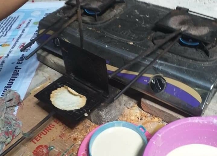 Darsiyah, Tekuni Produksi Kue Gapit Sejak 20 Tahun Lalu
