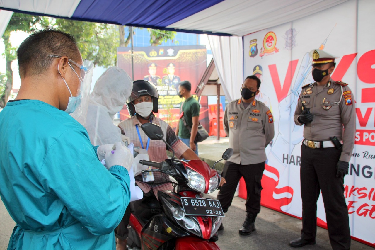 Polres Bojonegoro Beri Layanan Vaksinasi Drive Thru