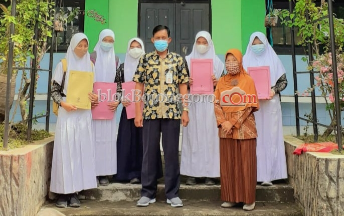 Inilah Pemenang Kompetisi Sains Nasional Bidang IPS Dinas Pendidikan Bojonegoro