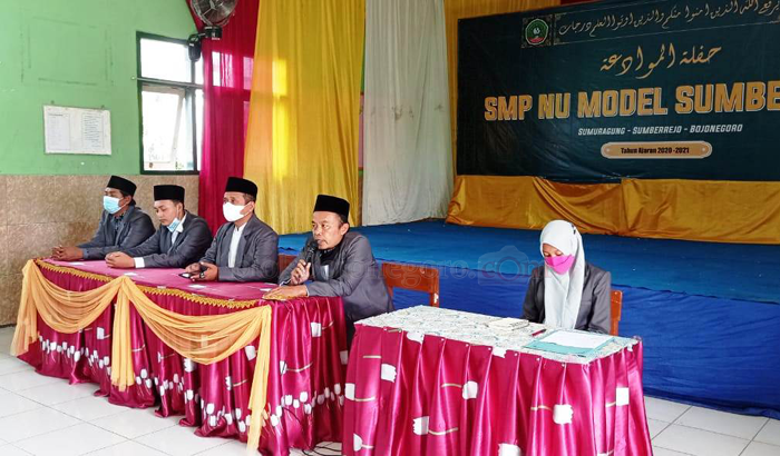 SMP NU Model Sumberejo Wisuda Perdana Terapkan Prokes Ketat