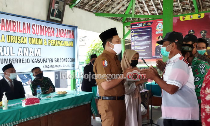 Desa Sendangagung Lantik Perangkat Terpilih
