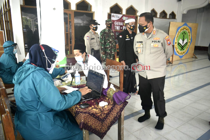 Vaksinasi Sasar Pesantren di Bojonegoro
