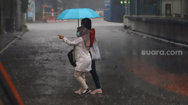 5 Nutrisi Penting yang Baik Dikonsumsi Saat Musim Hujan