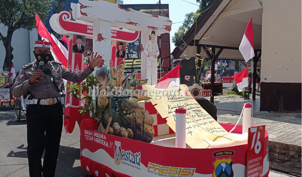 Rayakan HUT RI, Satlantas dan Polres Bojonegoro Gelar Pawai Becak
